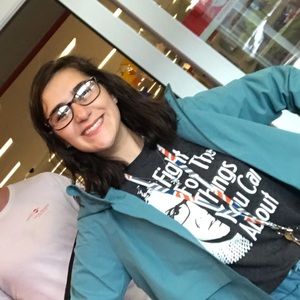 Meet your Posher, Dana